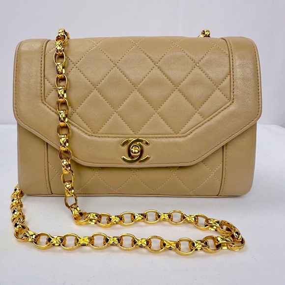 Chanel Diana Small Single Flap Beige Quilted Calf Leather Gold Plated Chain Bag - Picture 2 of 14